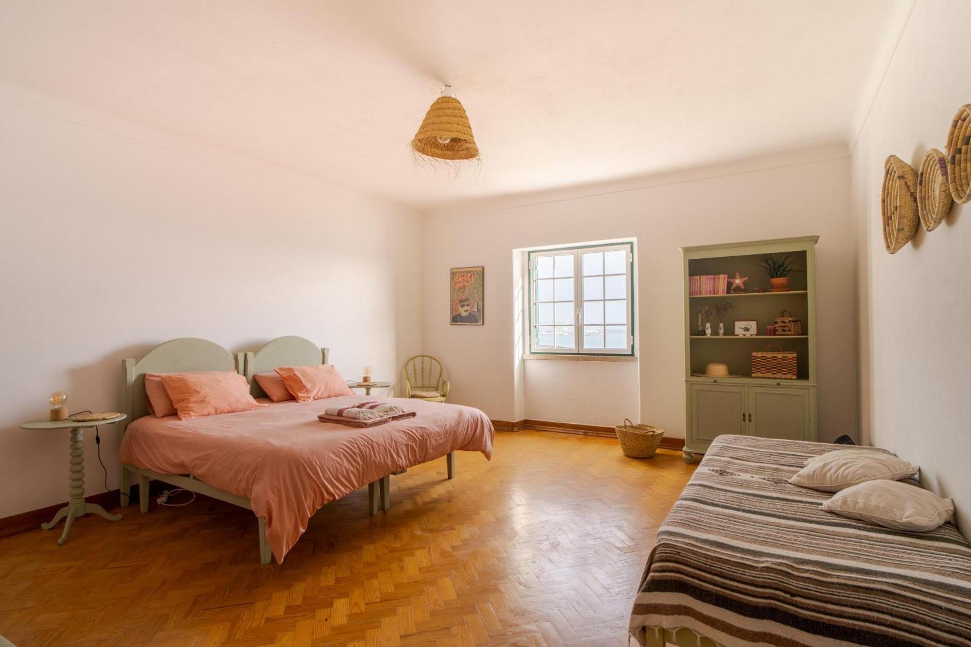 Manas Coliving Leilighet Sines Eksteriør bilde
