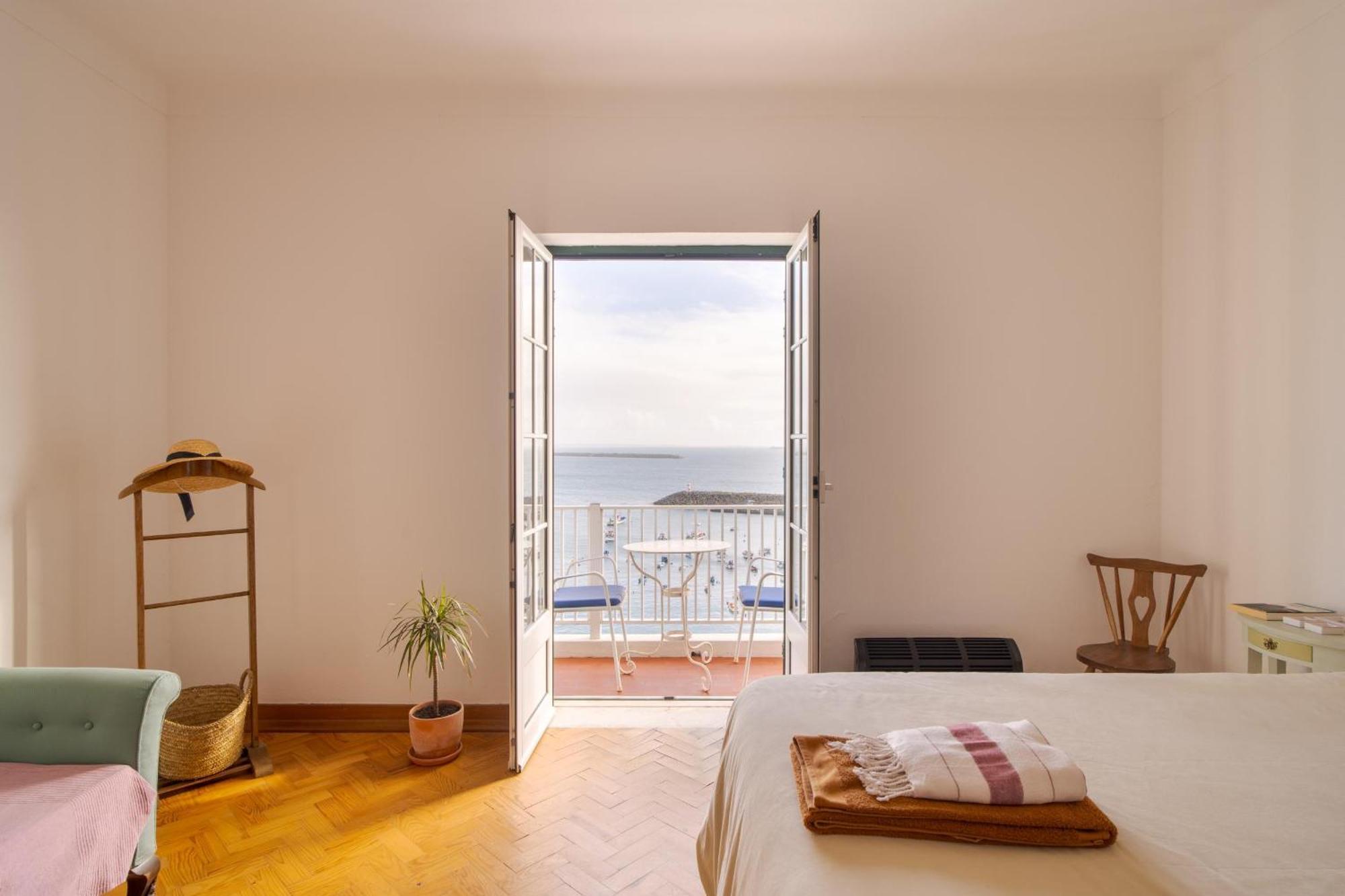 Manas Coliving Leilighet Sines Eksteriør bilde